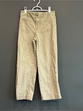 Women’s Straight-Leg Green Khaki Pants - Casual Everyday Wear